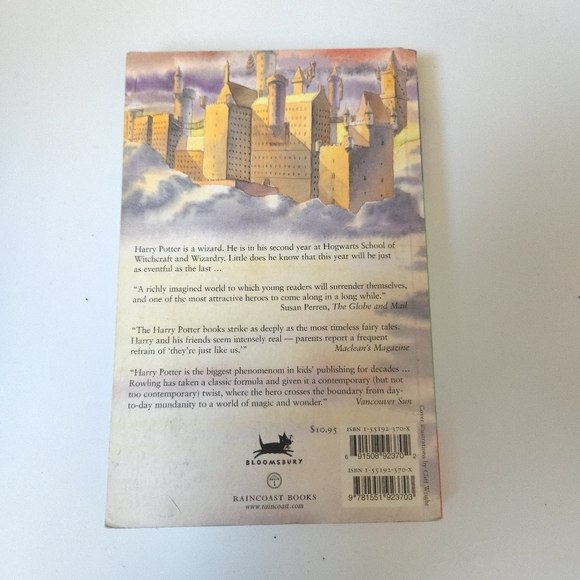 Harry Potter And The Chamber Of Secrets Paper Back Book - Picture 3 of 7